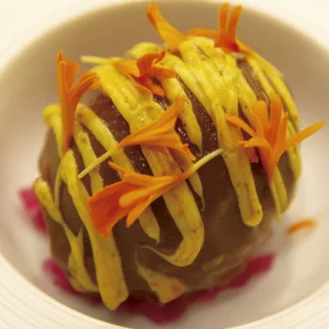 Buñuelo de Carrilleras y curry